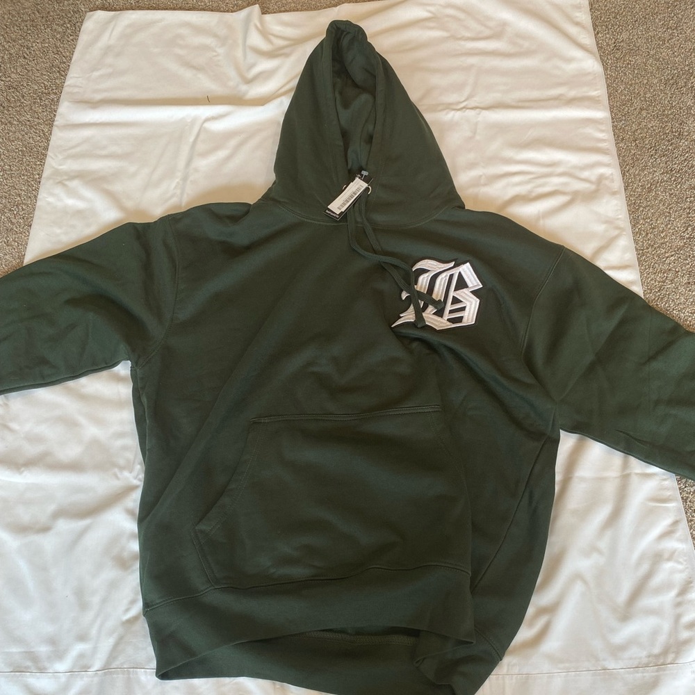 Men’s Medium Dark Green BooHooMan long sleeve oversized gothic B Hoodie.